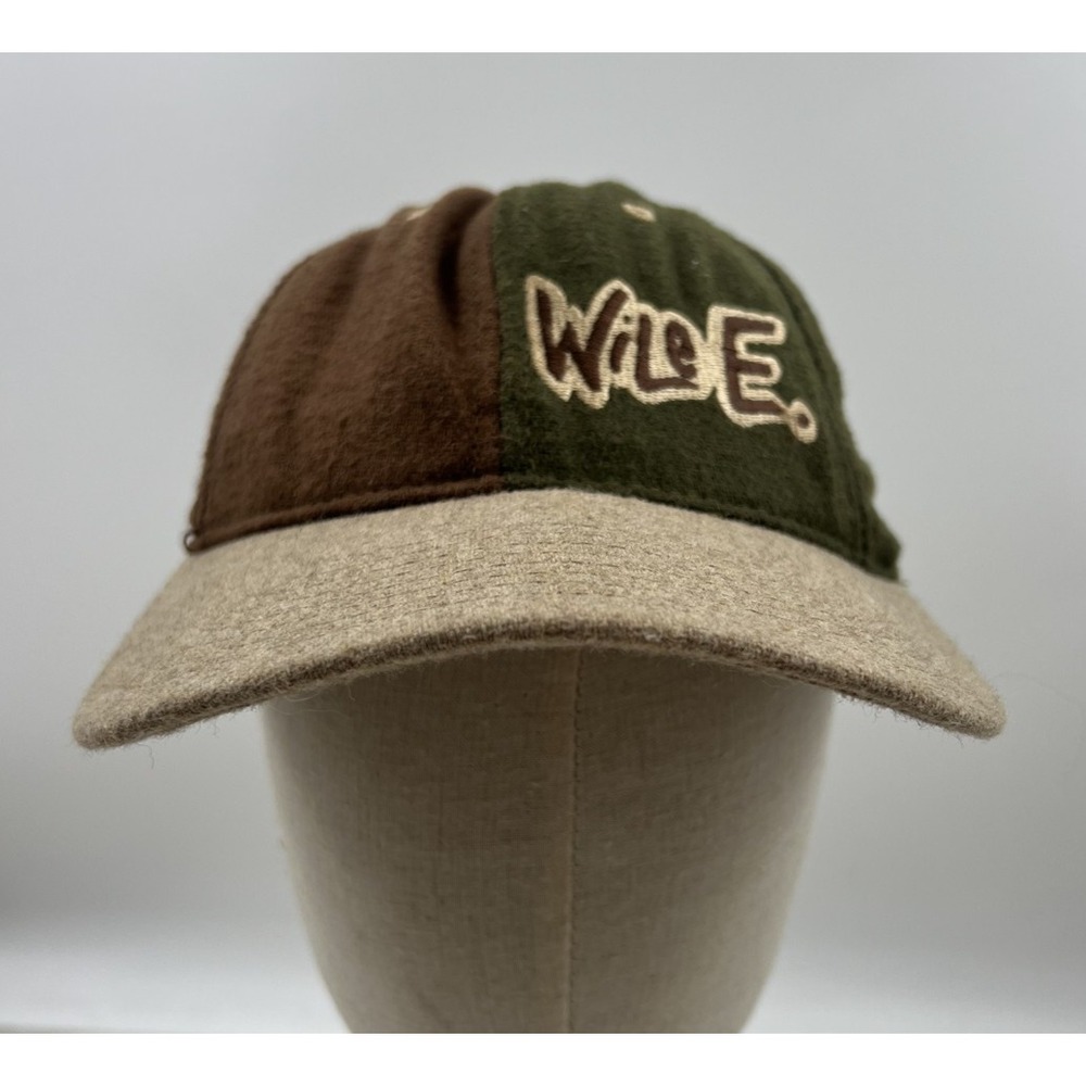 Vintage Wile E Coyote Hat Cap Snap Back Wool Embroidered Mens USA 90s